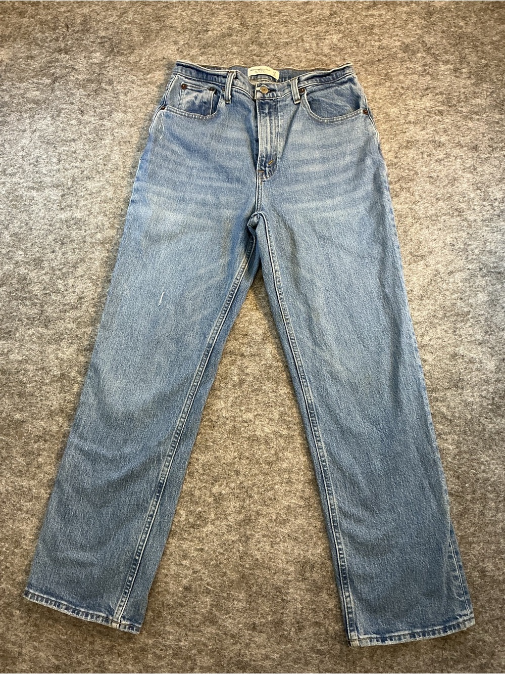 Abercrombie & Fitch Straight-Leg High Rise Light Blue Jeans Size 28